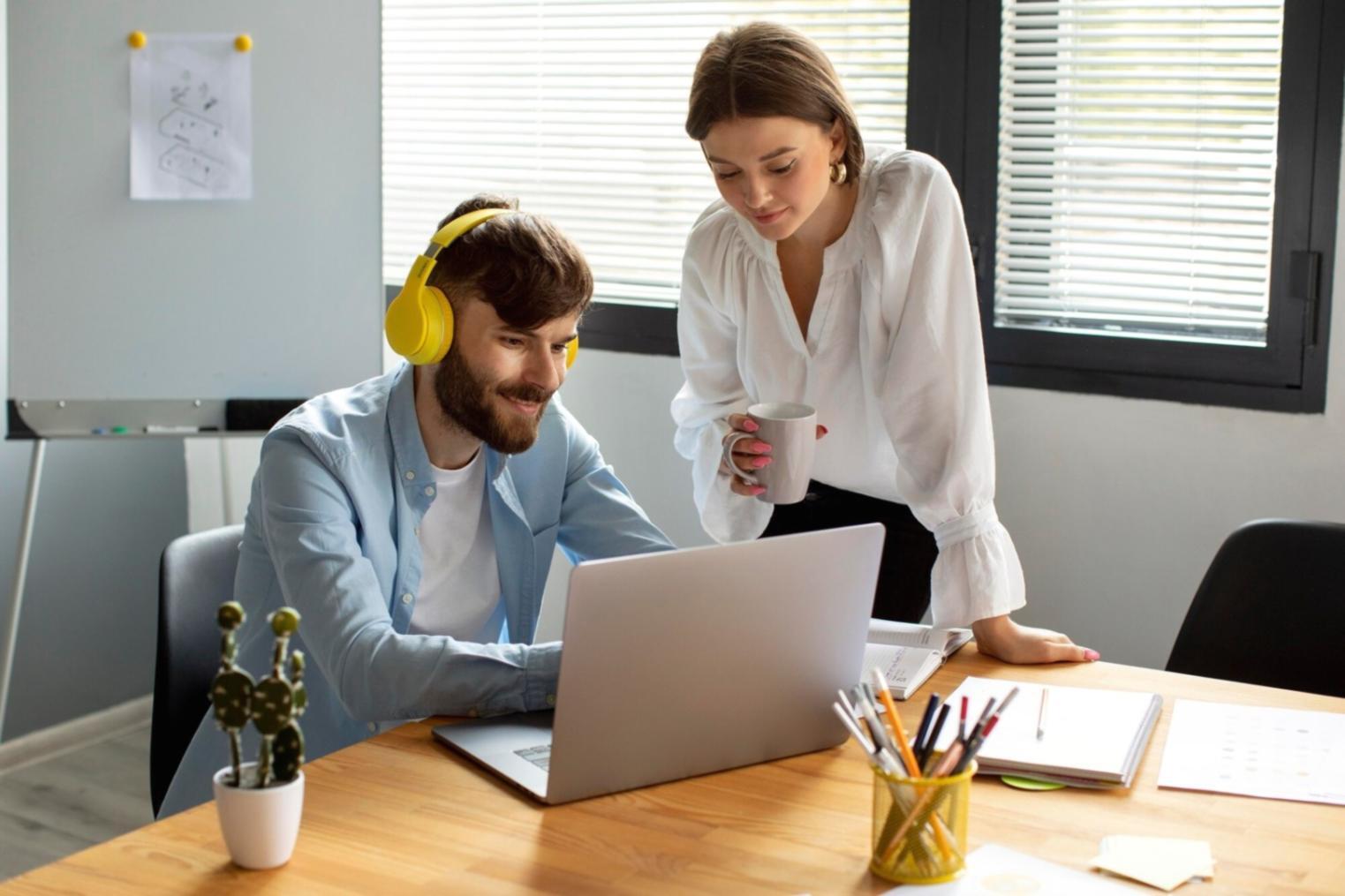 Session de formation en analyse financière avec les participants